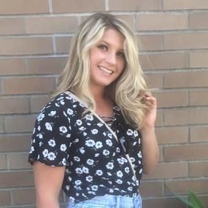 Meet your Posher, Alyssa